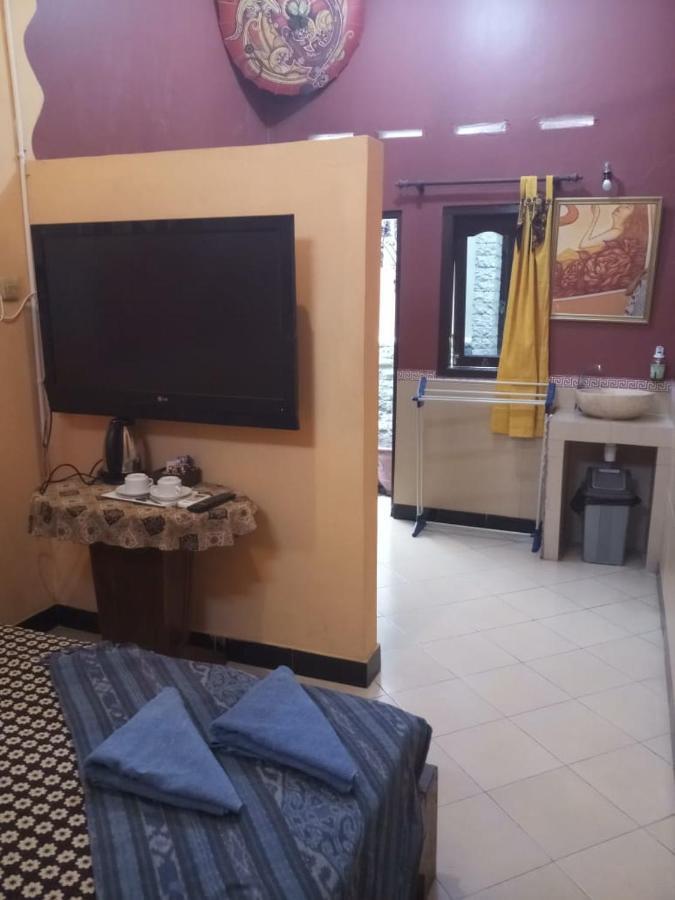 Losmen Setia Kawan Yogyakarta Luaran gambar