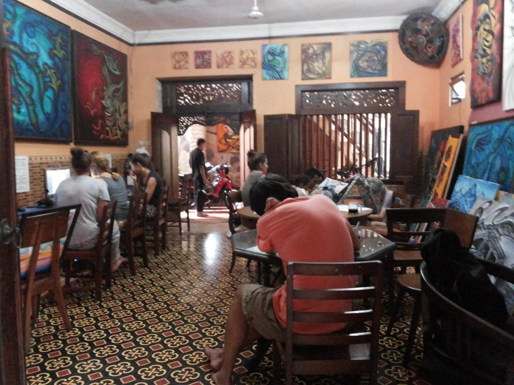Losmen Setia Kawan Yogyakarta Luaran gambar